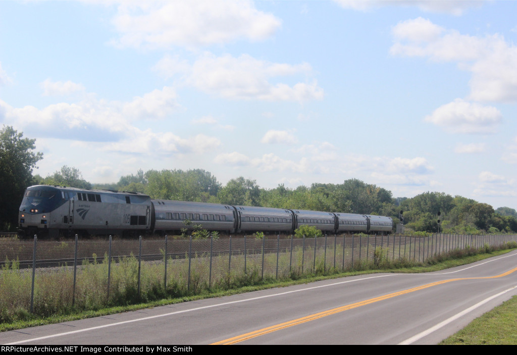 Amtrak 64 "Maple Leaf"